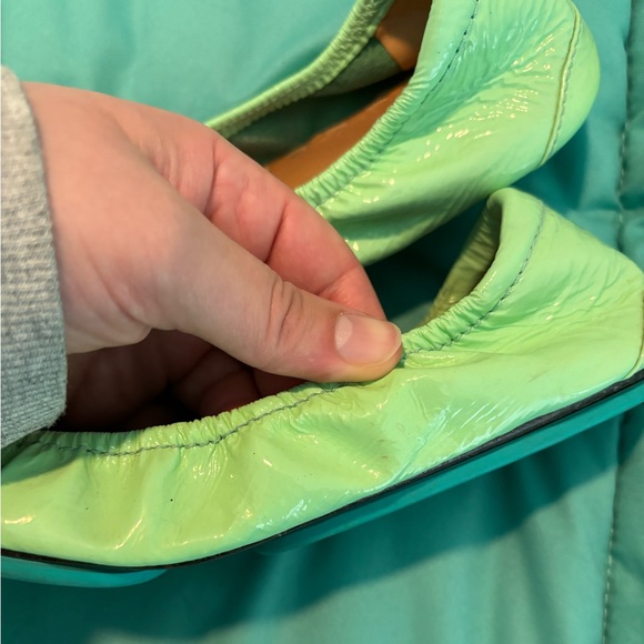 GUC Mint Green Patent Leather Tieks, Size 9 - Picture 6 of 10